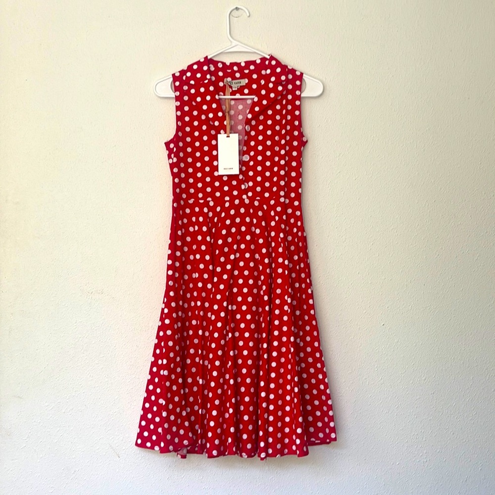 Halloween dress NWT 50s style dress with a black belt